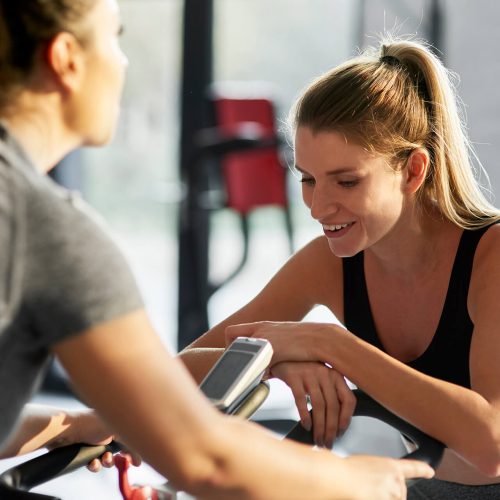 personal-trainer-with-woman-in-fitness-center-X7F6YJR.jpg personal-trainer-with-woman-in-fitness-center-X7F6YJR.jpg